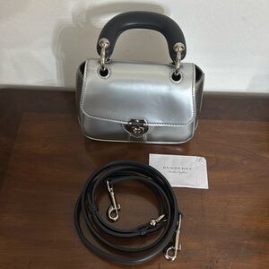 Burberry Crossbody Bag
Metallic & Silver